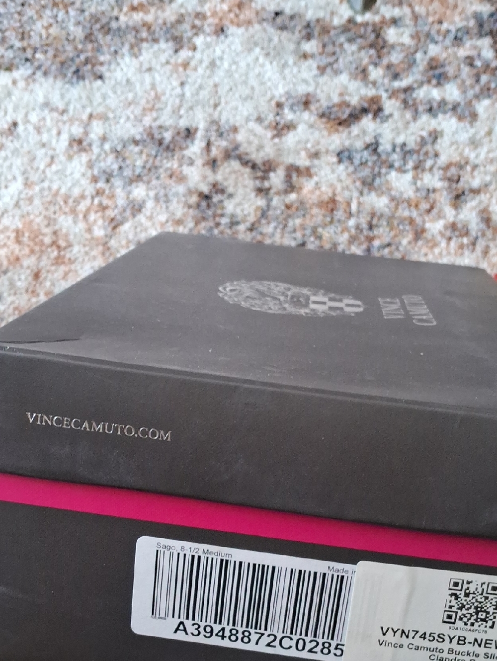 Vince Camuto Beige Shoe Box with Logo....Size::8.5🎉🎉